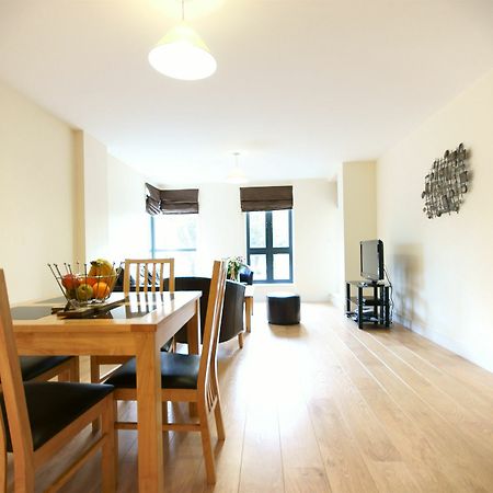 Lodge Drive Serviced Apartments Enfield Exterior photo
