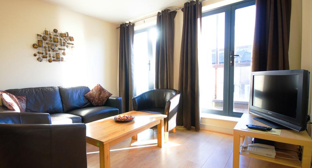 Lodge Drive Serviced Apartments Enfield Room photo