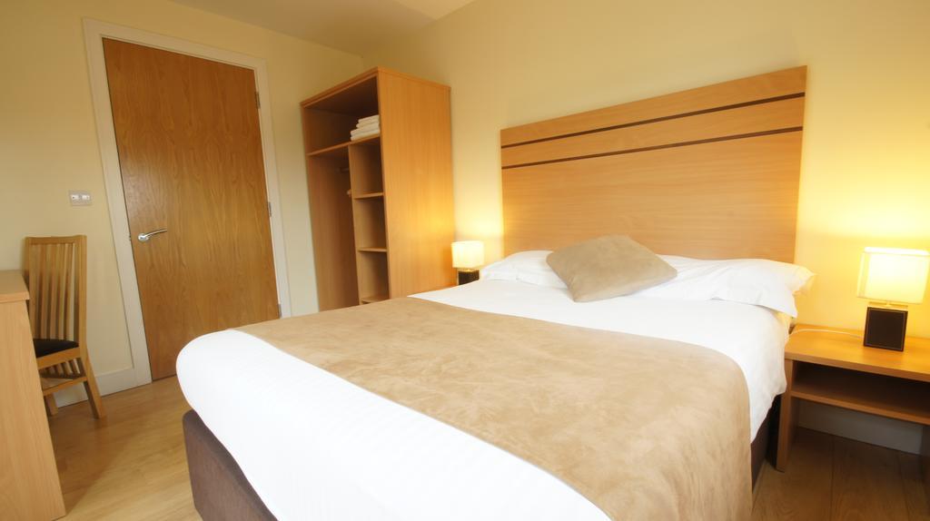 Lodge Drive Serviced Apartments Enfield Exterior photo