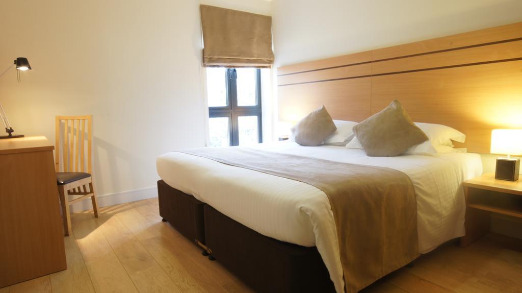Lodge Drive Serviced Apartments Enfield Exterior photo