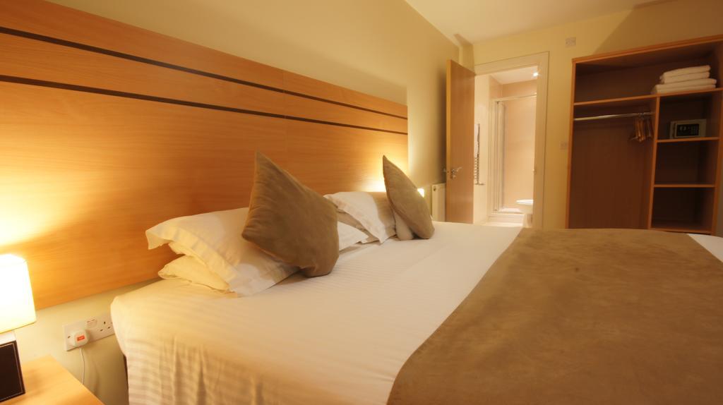 Lodge Drive Serviced Apartments Enfield Exterior photo