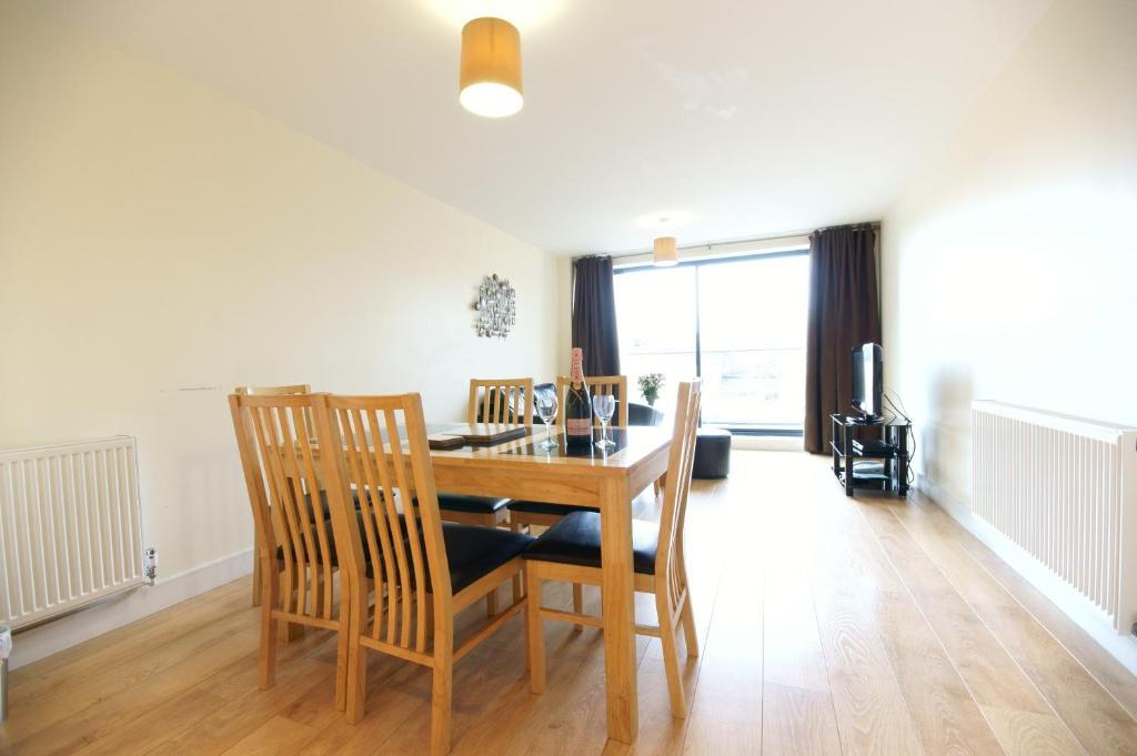 Lodge Drive Serviced Apartments Enfield Room photo