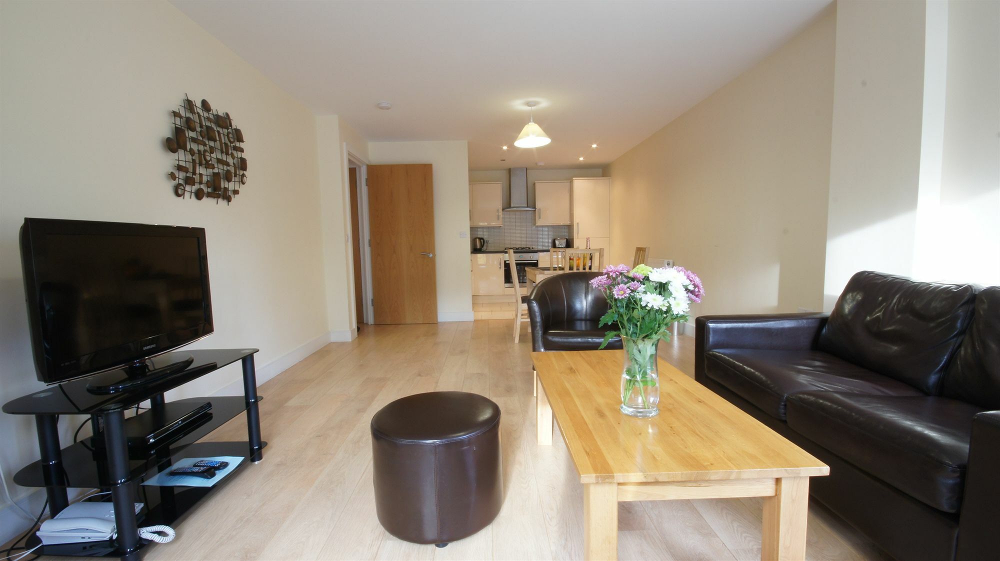 Lodge Drive Serviced Apartments Enfield Exterior photo